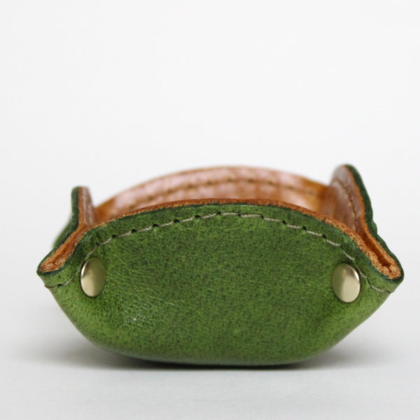 tiny tray: leaf green + caramel