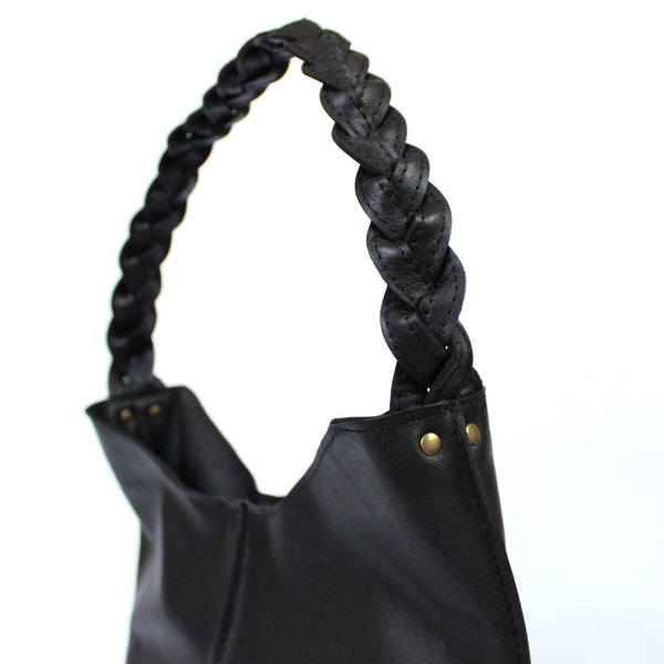 braided bucket bag: black