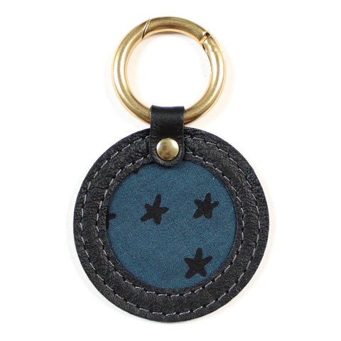 bag clip: midnight blue with black stars