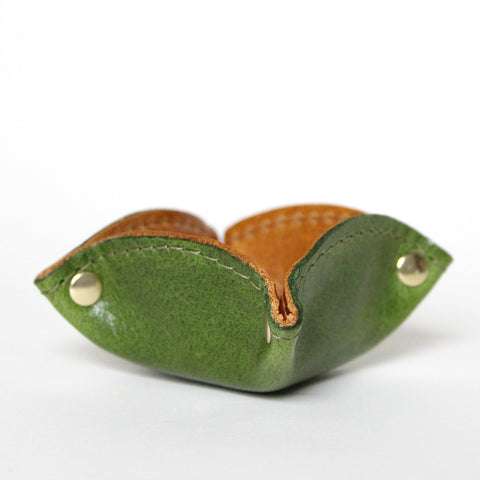 tiny tray: leaf green + caramel