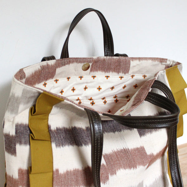 grande ruffle bag: earthy geometric