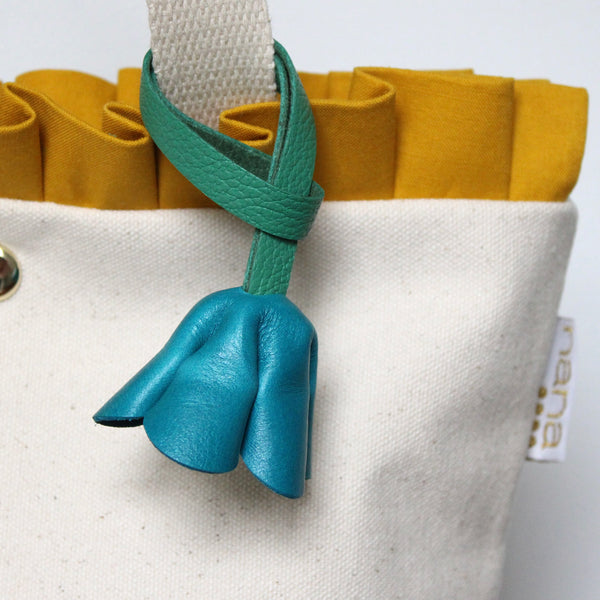 flower charm: turquoise
