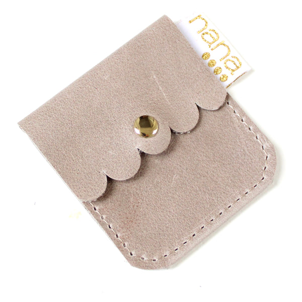 itty bitty pouch: taupe