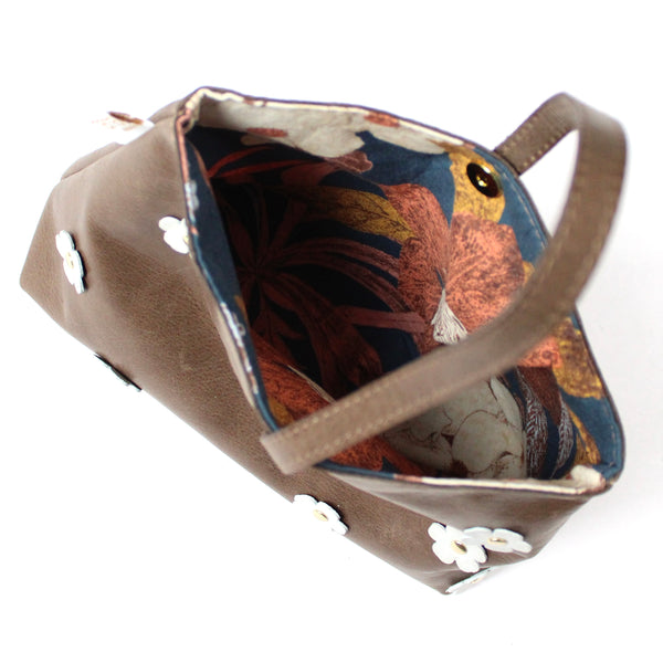 floral dumpling wristlet: cocoa