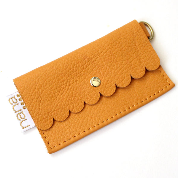 scalloped card holder: pebbled apricot