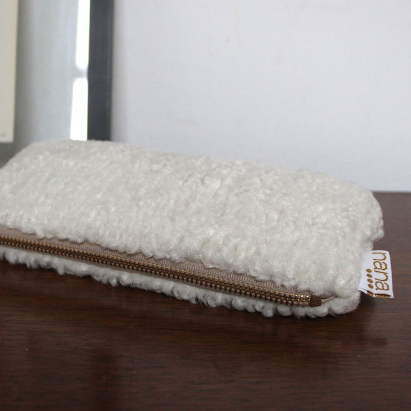 warm fuzzy clutch: snow white