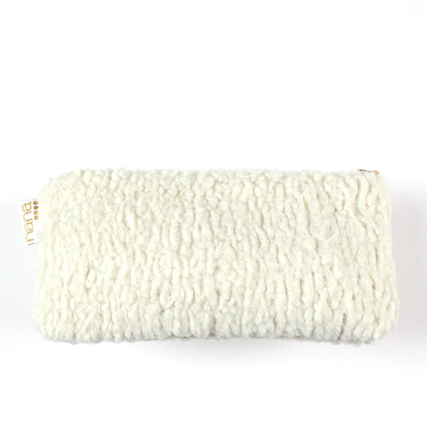 warm fuzzy clutch: snow white